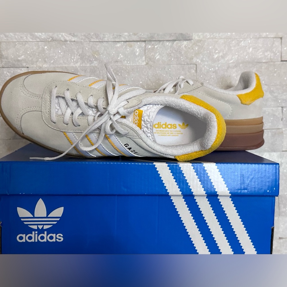 NEW NEVER WORN!! Adidas Women’s Gazelle Bold W Size 7.5 No returns